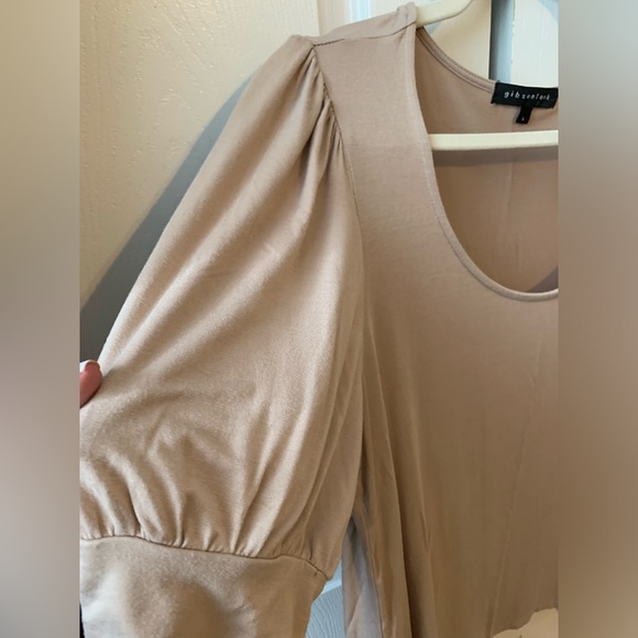 Gibson Scoop Neck Puff Sleeve Top, Large, Good Condition, Taupe - Picture 3 of 13